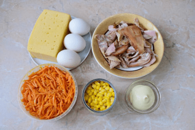 салат с корейской морковью и копченой грудкой
