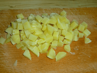 Салат оливье с солеными огурцами классический